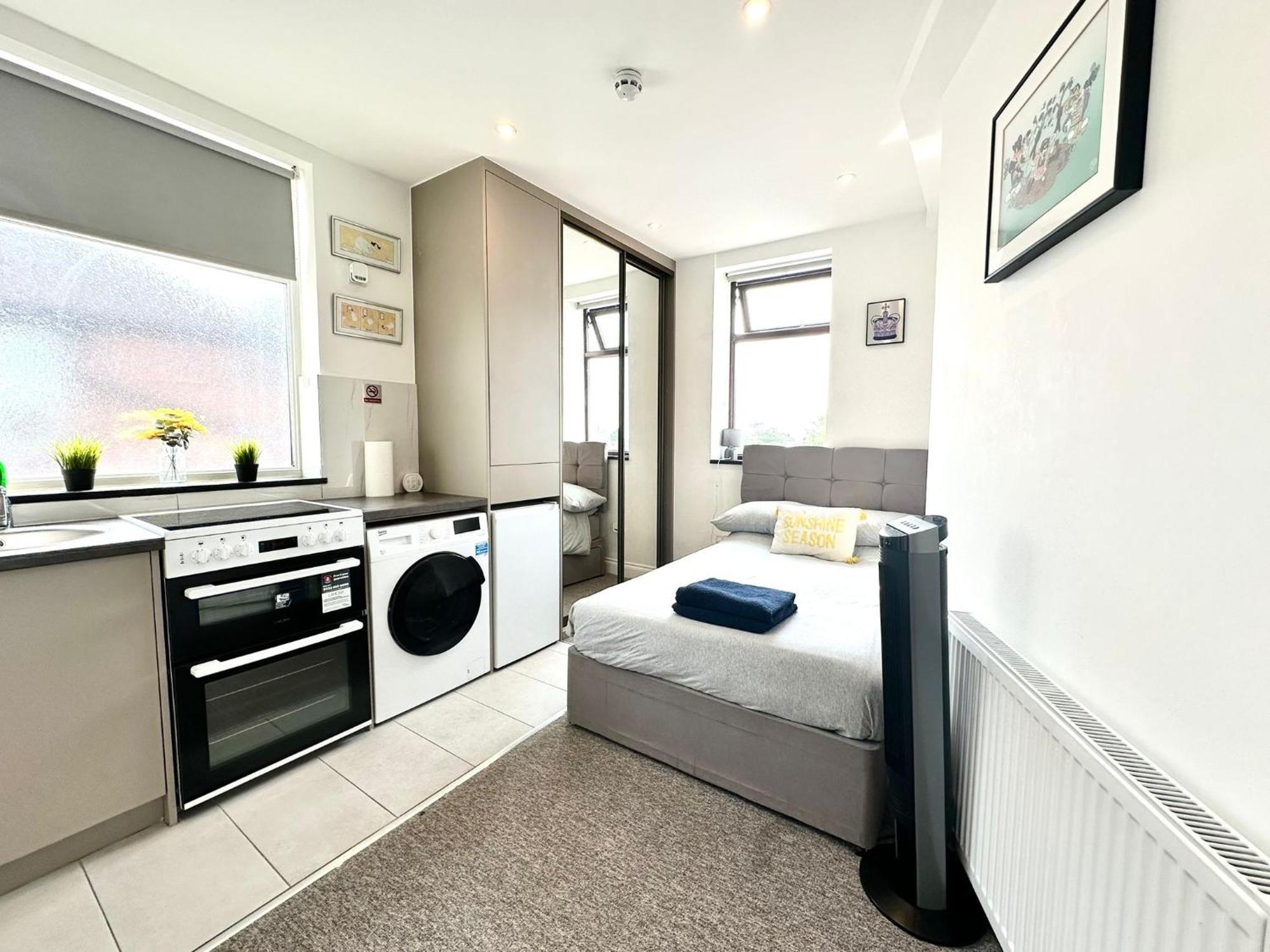 Unique Modern, Private Apartment,15 Mins To Central London هيندون المظهر الخارجي الصورة